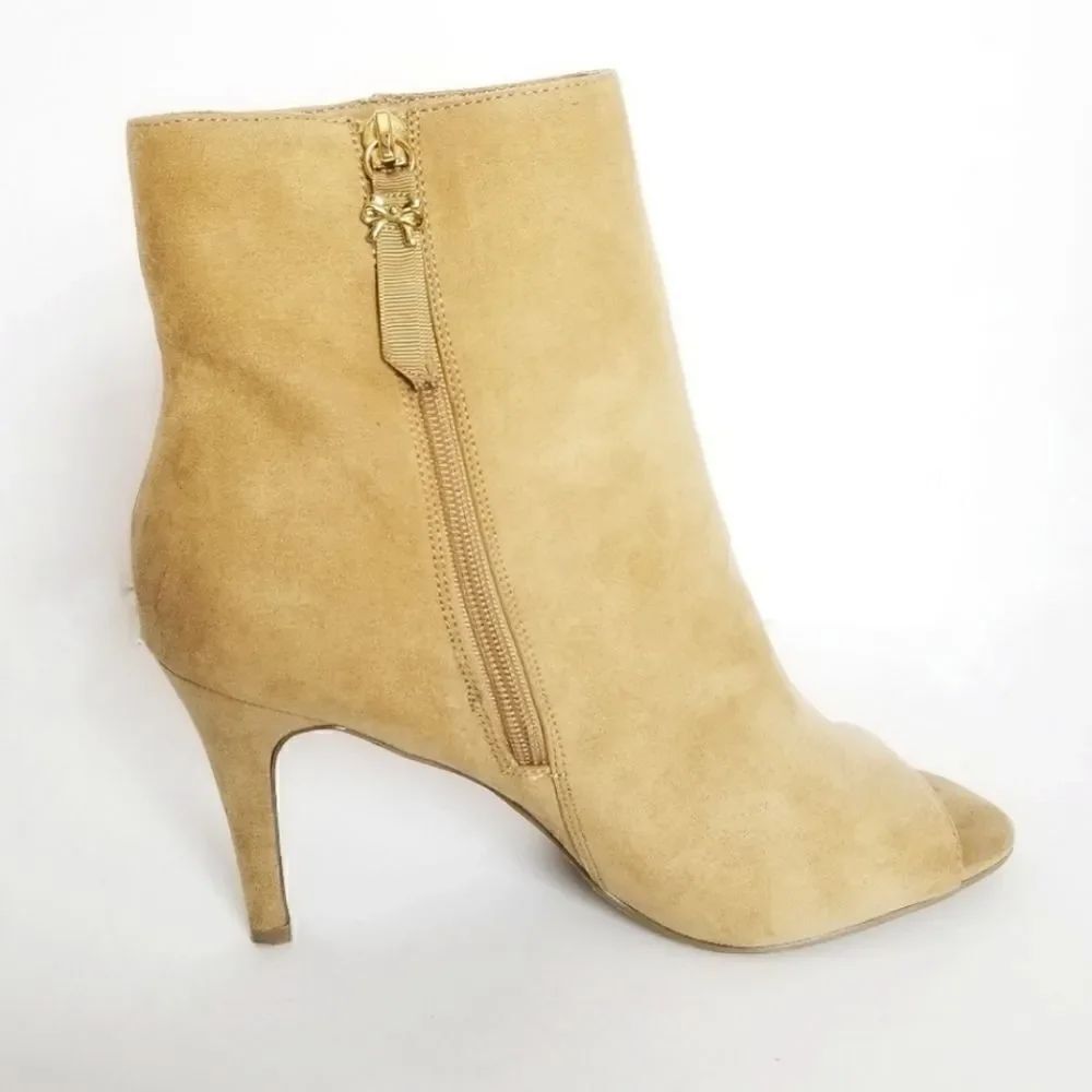 Betseyville Betsey Johnson Suede Peep-Toe Bootie tan size 7.5